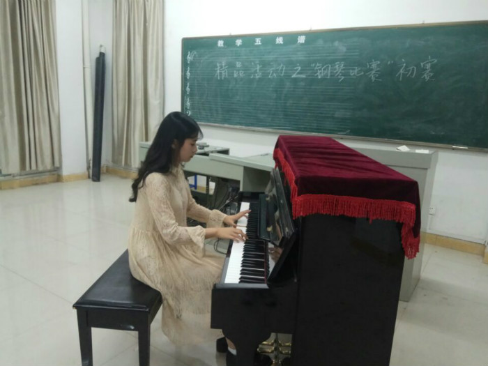 艺术系精品活动之“钢琴比赛”初赛2_meitu_4.jpg