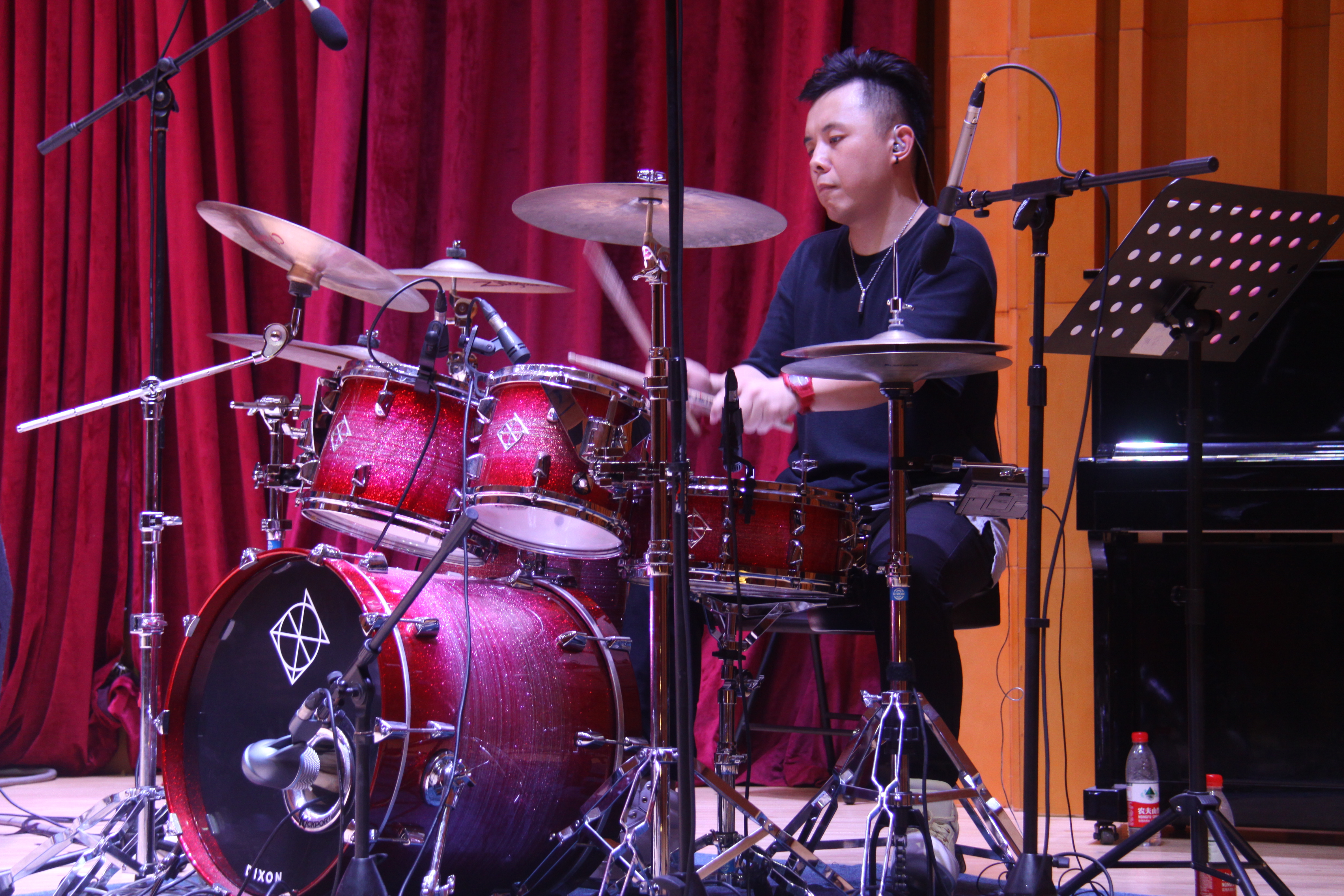 激情燃爆|知名电声乐队阳光学院校园行